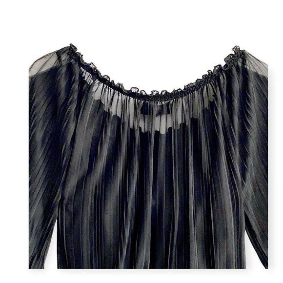 Guess black pleated scoop neck short sleeve dress, size 6 - Picture 8 of 13